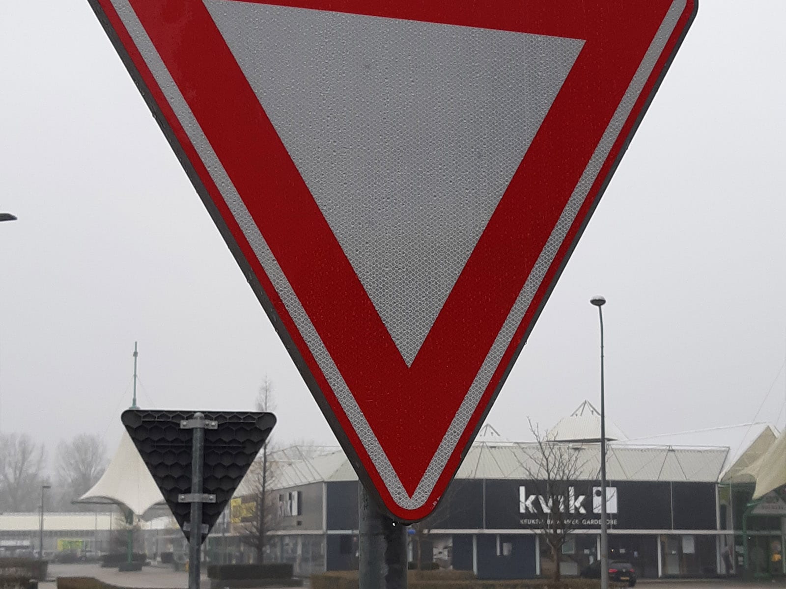 Road signs made from Giant Hogweed in Almere, The Netherlands - Gemeente Almere copie